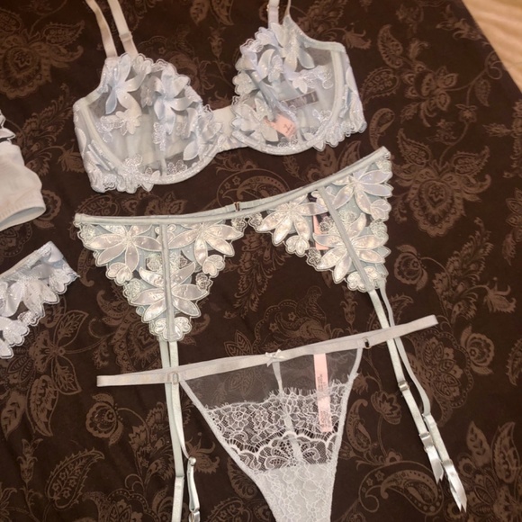 Victoria's Secret Light Blue Lace Lingerie Set - Picture 8 of 13